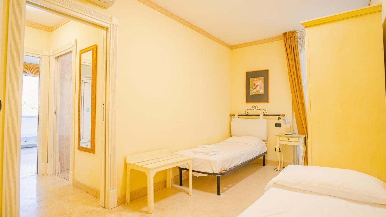 Relais Du Lac Village - Italian Homing Desenzano del Garda Exterior photo